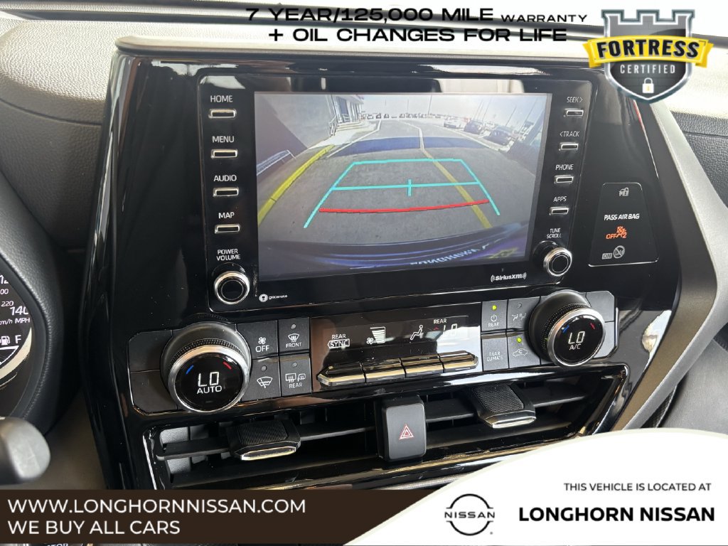 Used 2022 Toyota Highlander L FWD image 14