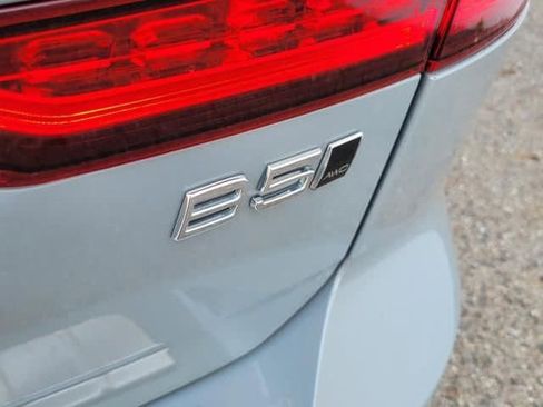 Used 2024 Volvo V60 B5 Cross Country Ultimate AWD/4WD image 10