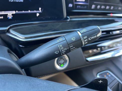 Used 2024 Cadillac Escalade ESV Premium Luxury image 56