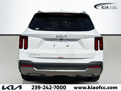 New 2026 Kia Sorento S image 4