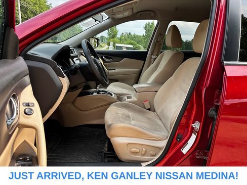 Used 2016 Nissan Rogue SV AWD/4WD image 13