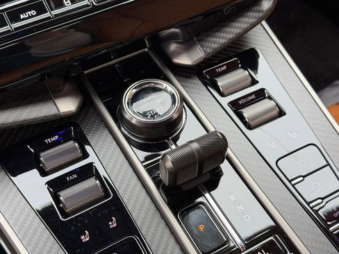 New 2026 Aston Martin Vanquish Convertible image 33