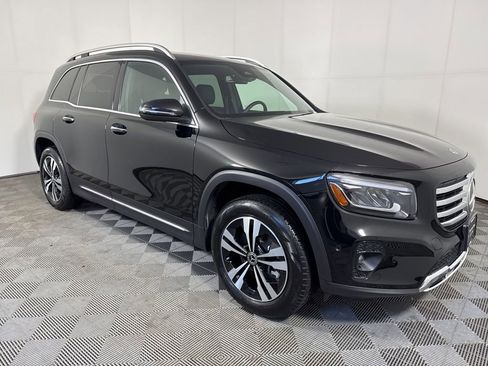 Used 2025 Mercedes-Benz GLB 250 4MATIC image 10