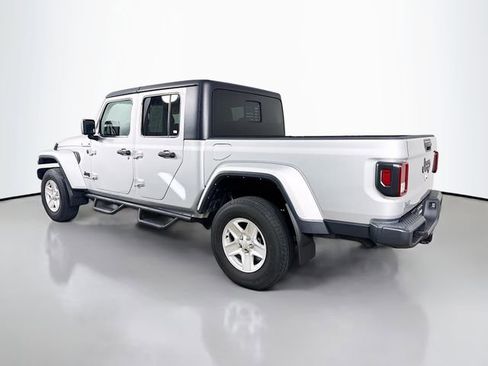 Used 2022 Jeep Gladiator Sport AWD/4WD image 5