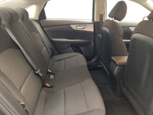 Used 2024 Kia Forte LXS w/ LXS Technology Package FWD image 19