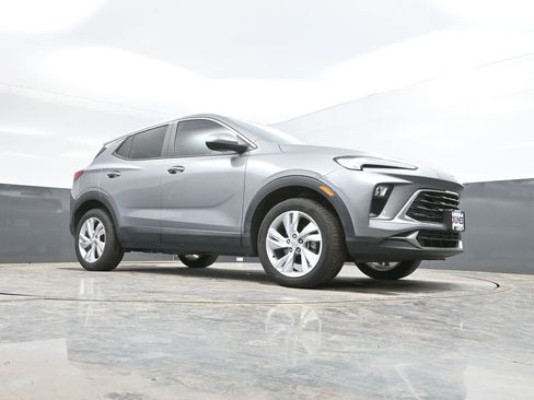 Used 2025 Buick Encore GX Preferred AWD/4WD image 31