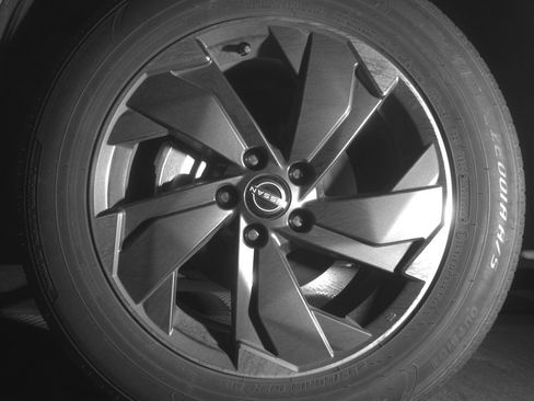 Used 2025 Nissan Rogue SV image 12