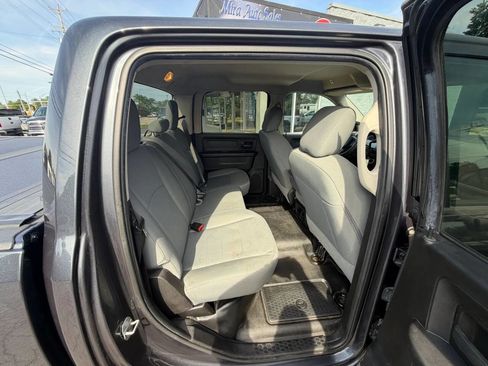 Used 2018 RAM 2500 Tradesman w/ Chrome Appearance Group AWD/4WD image 21