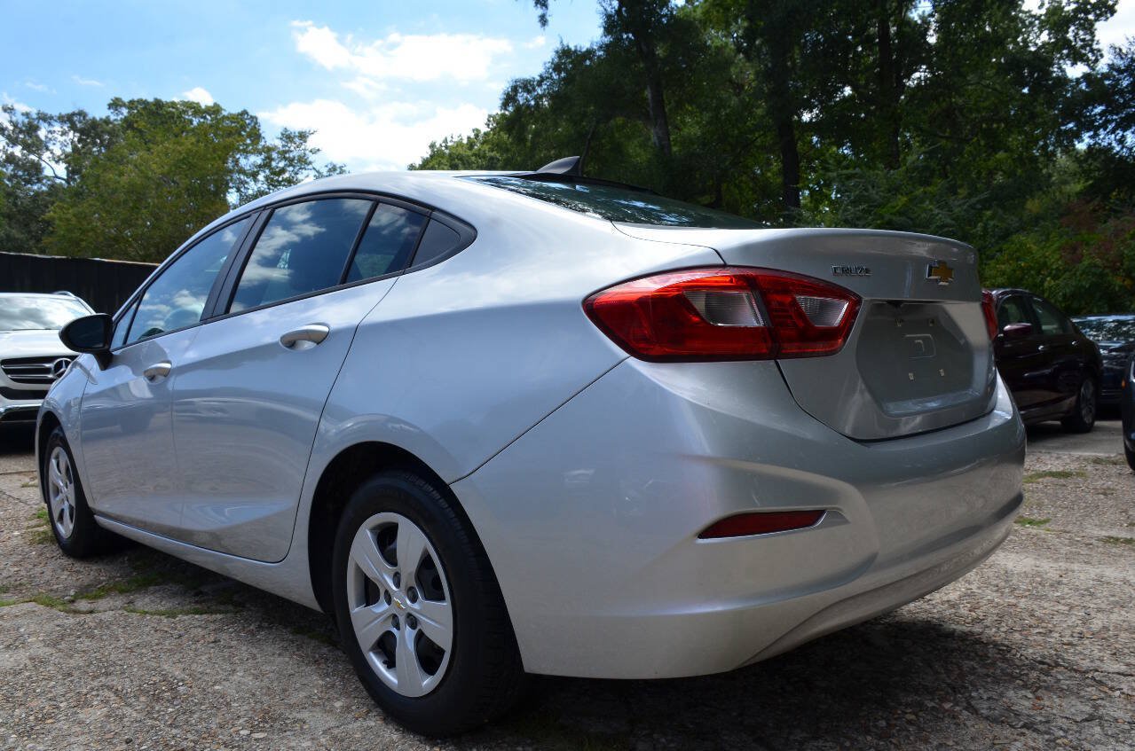 Used 2018 Chevrolet Cruze LS FWD image 7