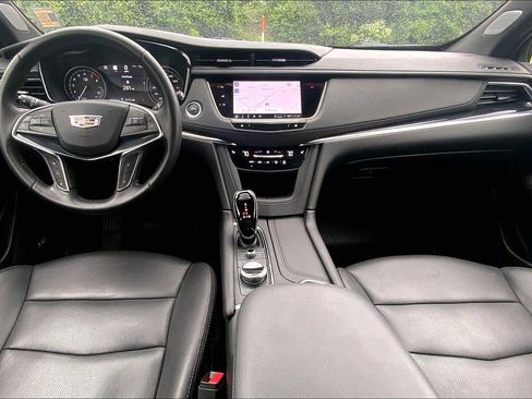 Certified 2025 Cadillac XT5 Premium Luxury w/ Technology Package AWD/4WD image 16