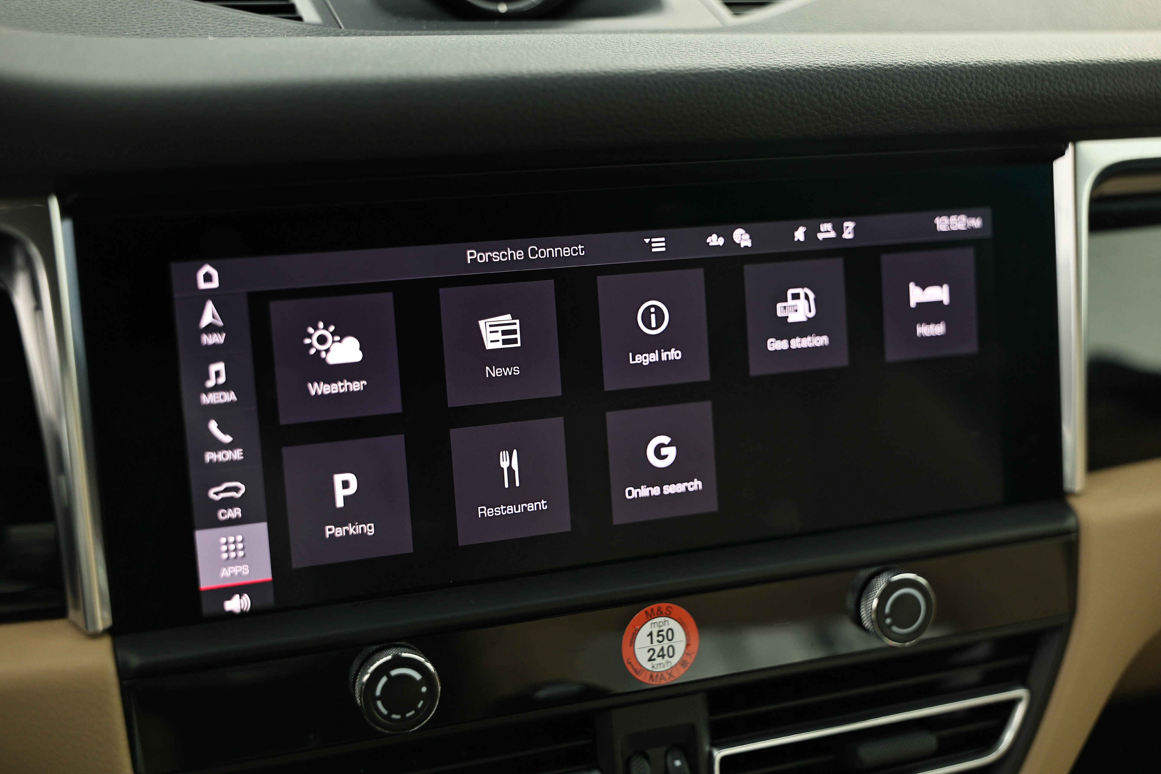 Certified 2026 Porsche Macan AWD/4WD image 38