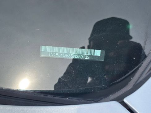 Used 2025 Nissan Altima 2.5 SV FWD image 24