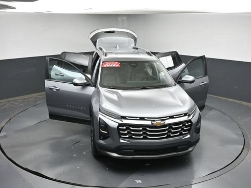 Used 2025 Chevrolet Equinox LT w/ Convenience Package II FWD image 42