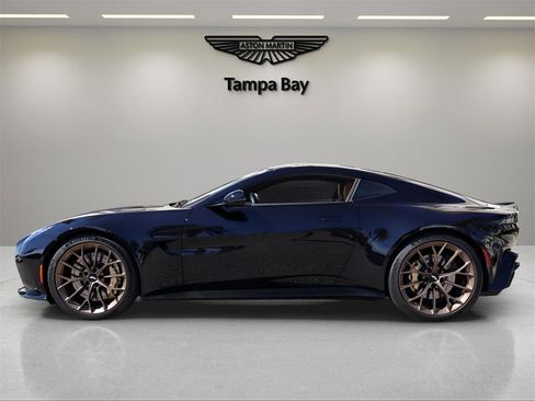 Used 2025 Aston Martin V8 Vantage Coupe image 2