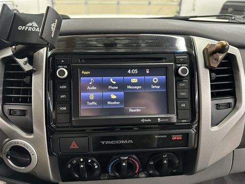 Used 2015 Toyota Tacoma 4x4 Double Cab w/ TRD Off-Road Package image 37