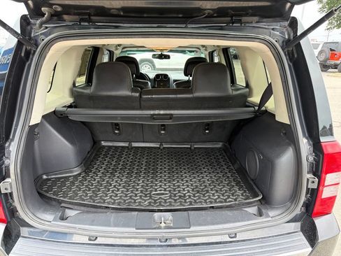 Used 2016 Jeep Patriot High Altitude AWD/4WD image 27
