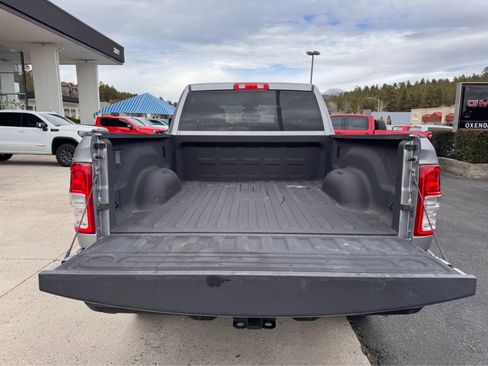 Used 2024 RAM 2500 Big Horn w/ Sport Appearance Package image 13