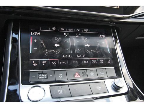 Used 2019 Audi Q8 Premium Plus w/ Premium Plus AWD/4WD image 24