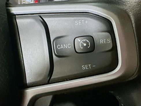 Used 2020 RAM 1500 Big Horn AWD/4WD image 23