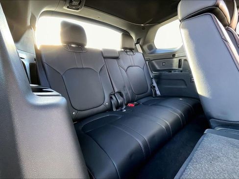 Used 2025 Honda Pilot Black Edition image 20