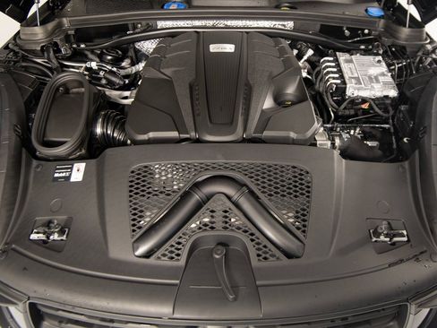 New 2026 Porsche Macan S image 37