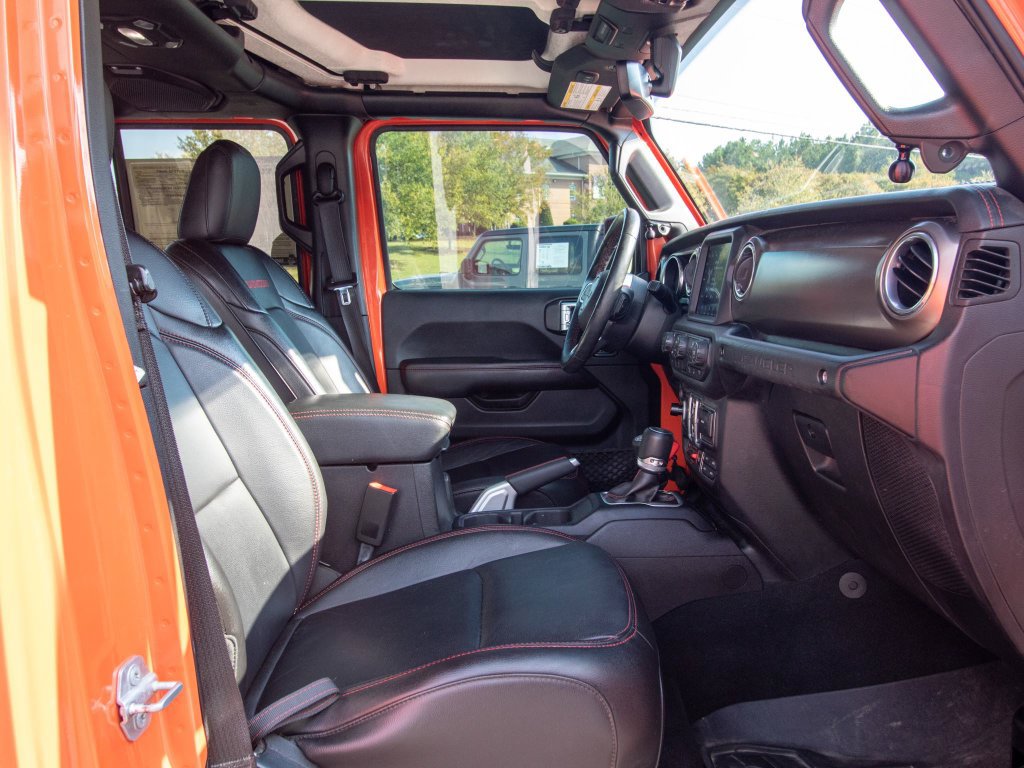 Used 2018 Jeep Wrangler Unlimited Rubicon w/ Dual Top Group AWD/4WD image 19