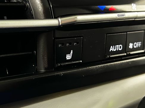 Used 2025 Toyota Sienna XLE w/ XLE Plus Package image 20