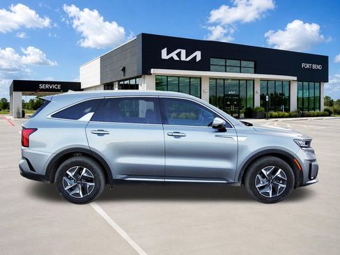Used 2023 Kia Sorento EX FWD image 4