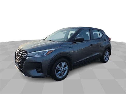 Used 2023 Nissan Kicks S image 1