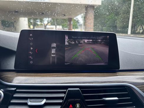 Used 2019 BMW 530e image 23