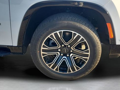 New 2026 Jeep Grand Wagoneer 4WD w/ Premium Group I image 20