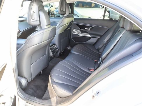 Used 2025 Mercedes-Benz E 350 Sedan image 18