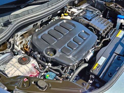 Certified 2025 Volkswagen Tiguan S FWD image 14