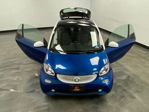 Used 2017 smart fortwo Prime RWD image 46