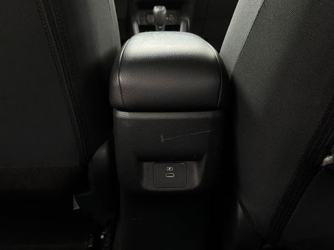 Used 2025 Nissan Versa SV FWD image 12