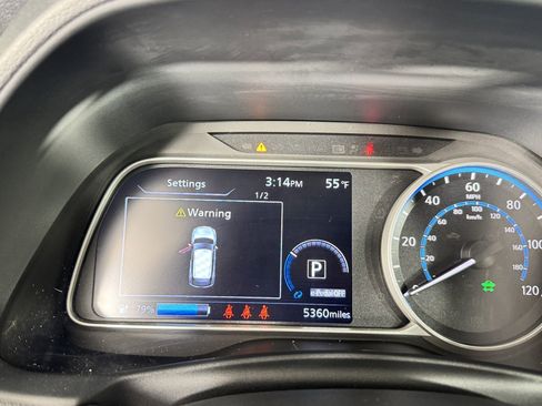 Used 2025 Nissan Leaf SV Plus image 17