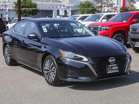 New 2026 Nissan Altima 2.5 SV FWD image 3