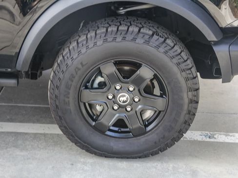 Used 2024 Ford Bronco Black Diamond image 9