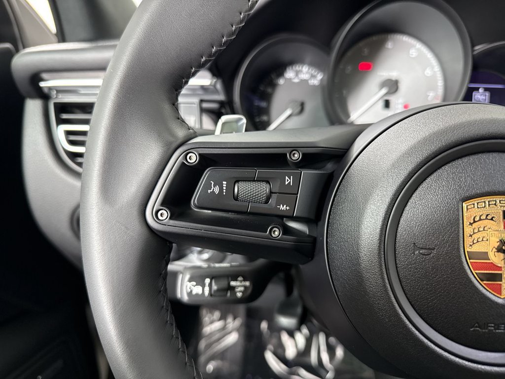 Certified 2025 Porsche Macan S AWD/4WD image 38
