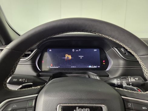 Certified 2024 Jeep Grand Cherokee Altitude image 16