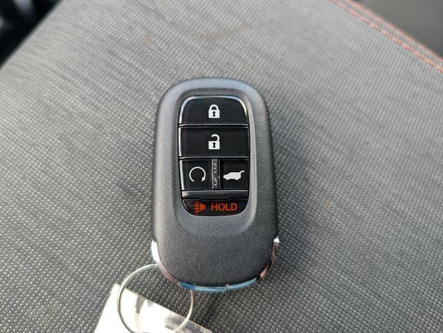 Used 2025 Honda Pilot Sport image 28