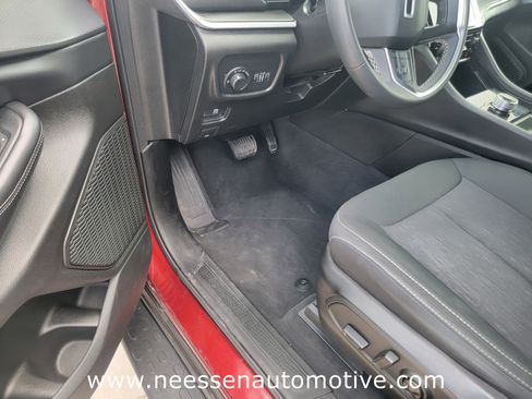 Used 2025 Jeep Grand Cherokee Laredo X RWD image 14