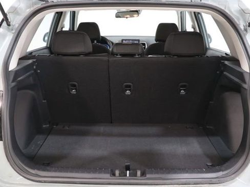 Used 2025 Hyundai Venue SEL FWD image 27