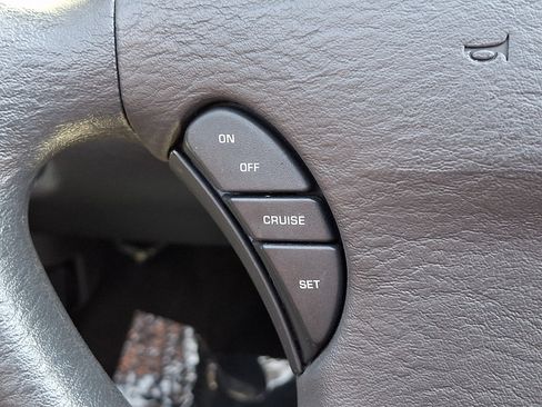 Used 2004 Chrysler Sebring LX FWD image 18