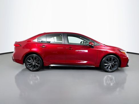 Used 2024 Toyota Corolla SE FWD image 3