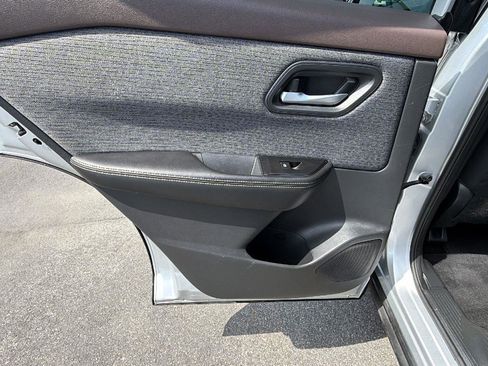 Used 2021 Nissan Rogue SV AWD/4WD image 34