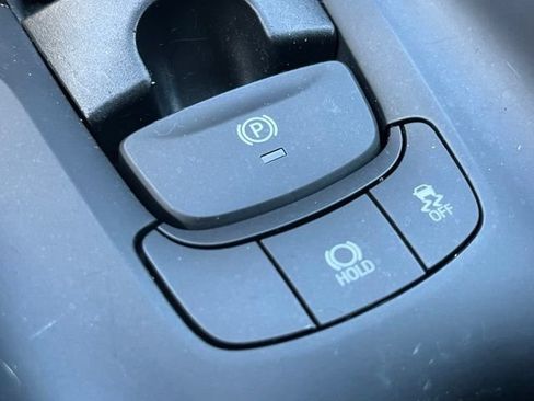 Used 2018 Toyota C-HR XLE FWD image 20