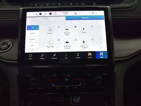 Used 2023 Jeep Grand Cherokee Limited w/ Black Appearance Package image 27