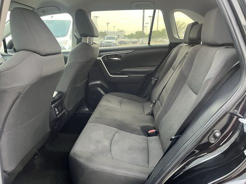 Used 2022 Toyota RAV4 XLE AWD/4WD image 29
