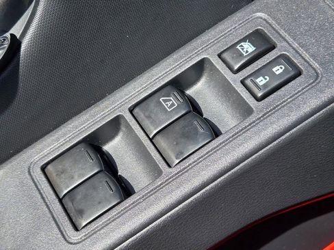 Used 2022 Nissan Frontier PRO-4X image 17